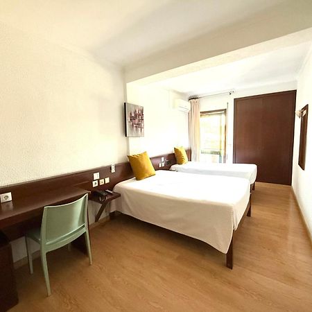 Residencial Dona Teresa Hotel Maía Екстериор снимка