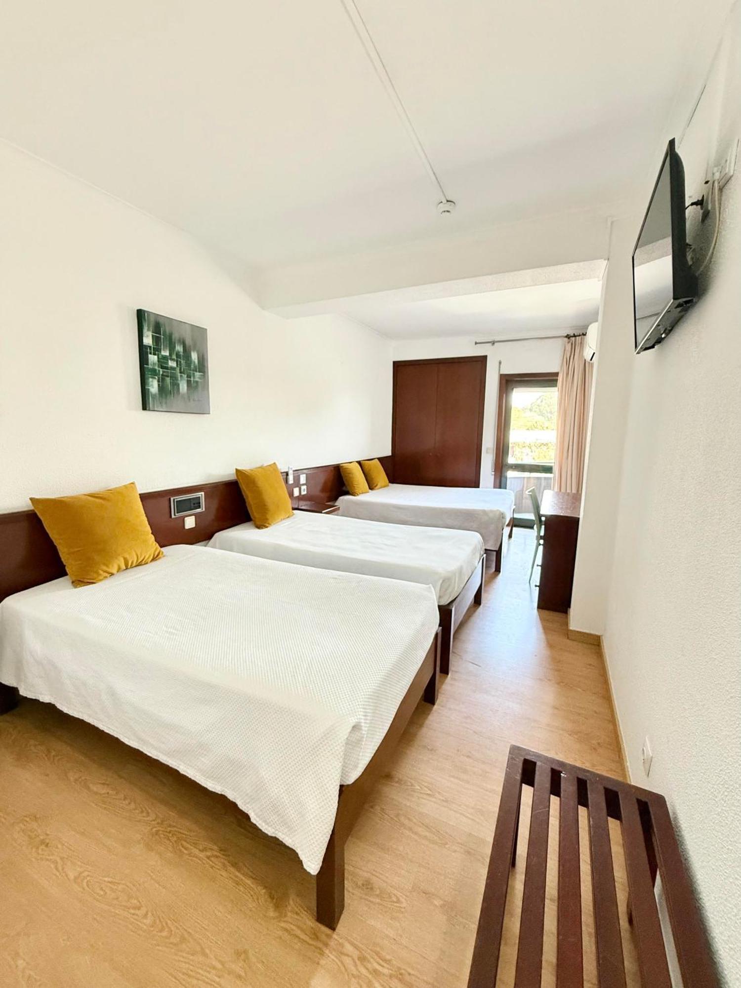 Residencial Dona Teresa Hotel Maía Екстериор снимка